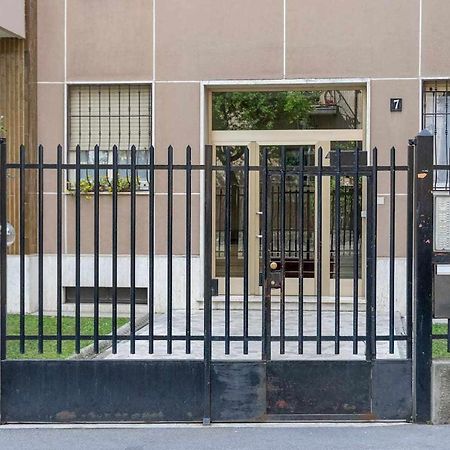 Milano City Apartments - Parking And Comfort - Spacious Apt Up To 8 Pax Exteriör bild