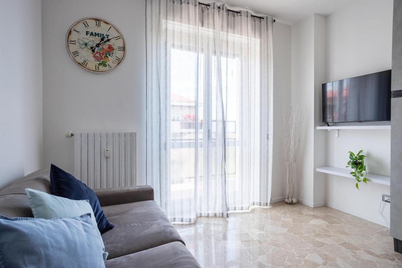 Milano City Apartments - Parking And Comfort - Spacious Apt Up To 8 Pax Exteriör bild