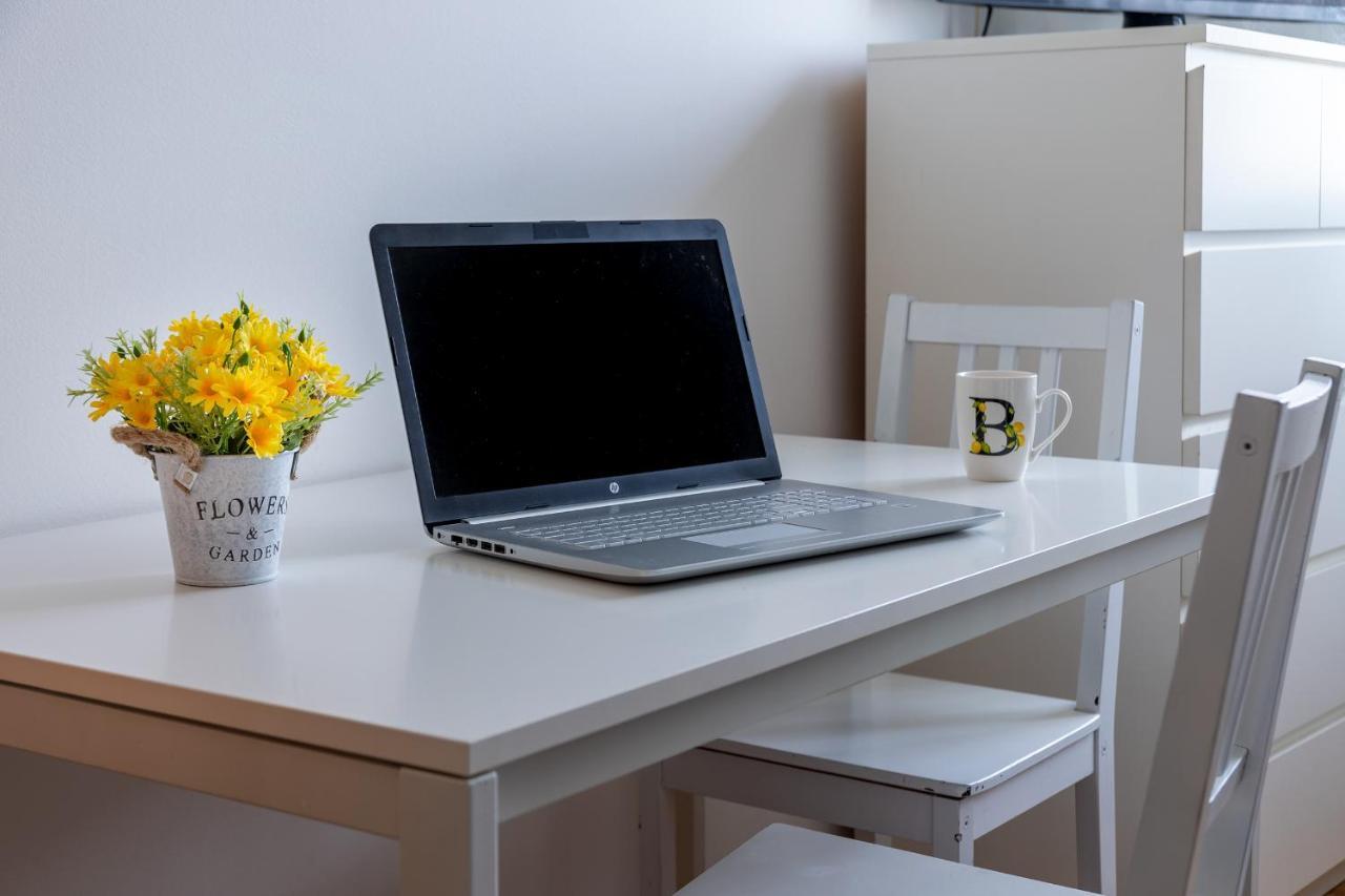 Milano City Apartments - Parking And Comfort - Spacious Apt Up To 8 Pax Exteriör bild