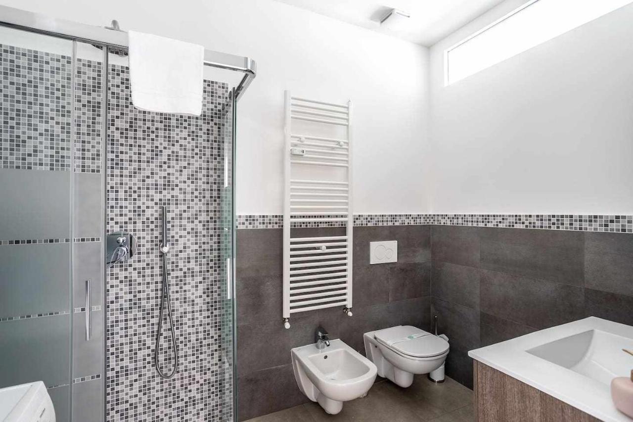 Milano City Apartments - Parking And Comfort - Spacious Apt Up To 8 Pax Exteriör bild