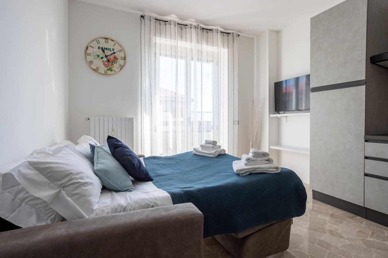 Milano City Apartments - Parking And Comfort - Spacious Apt Up To 8 Pax Exteriör bild