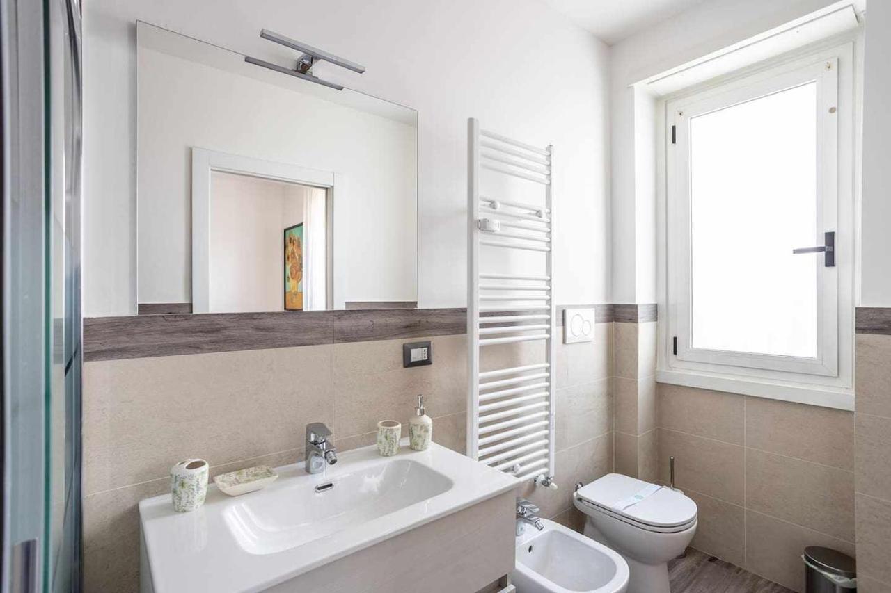 Milano City Apartments - Parking And Comfort - Spacious Apt Up To 8 Pax Exteriör bild