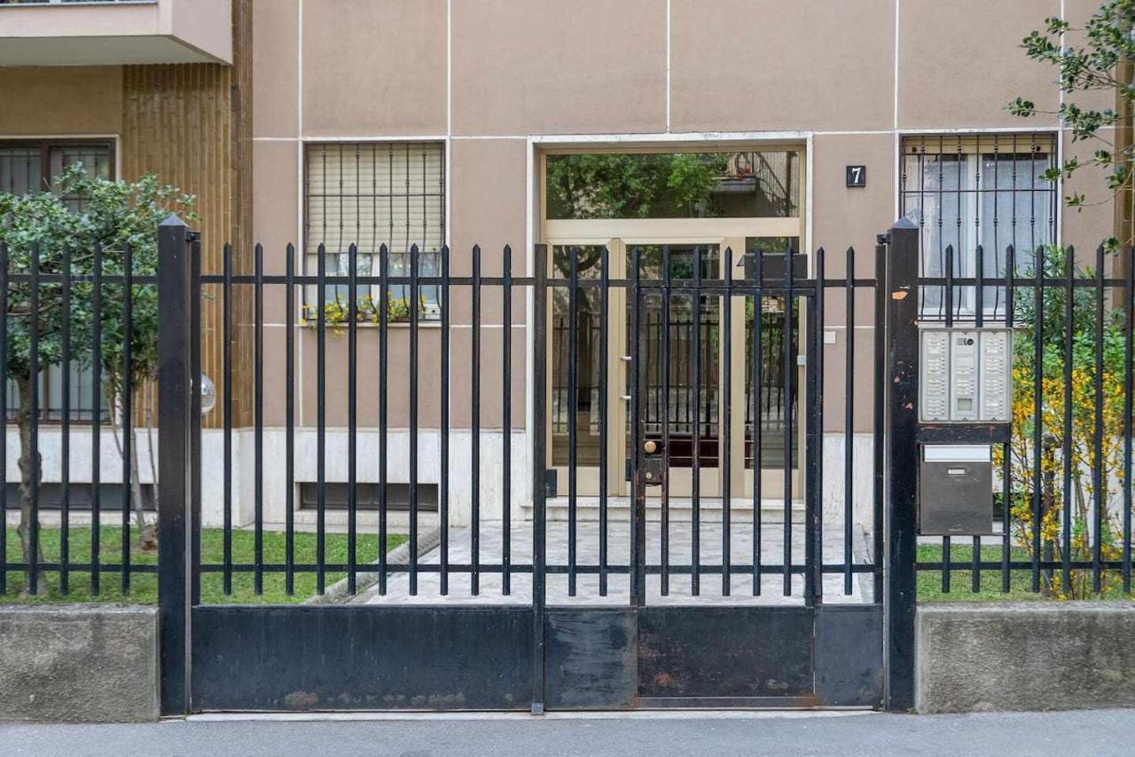 Milano City Apartments - Parking And Comfort - Spacious Apt Up To 8 Pax Exteriör bild